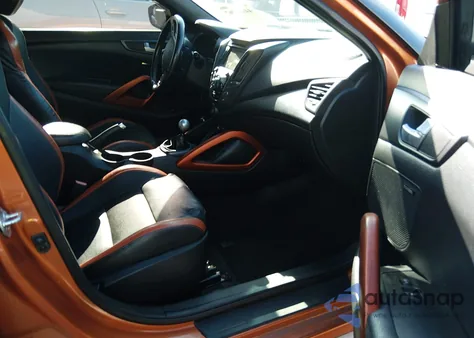 2016 Hyundai Veloster Turbo z USA, uszkodzony, nr VIN KMHTC6AE4GU283972